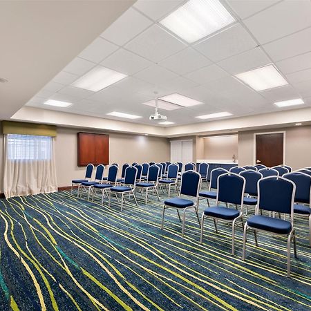 Hampton Inn & Suites Newtown Yardley Buitenkant foto