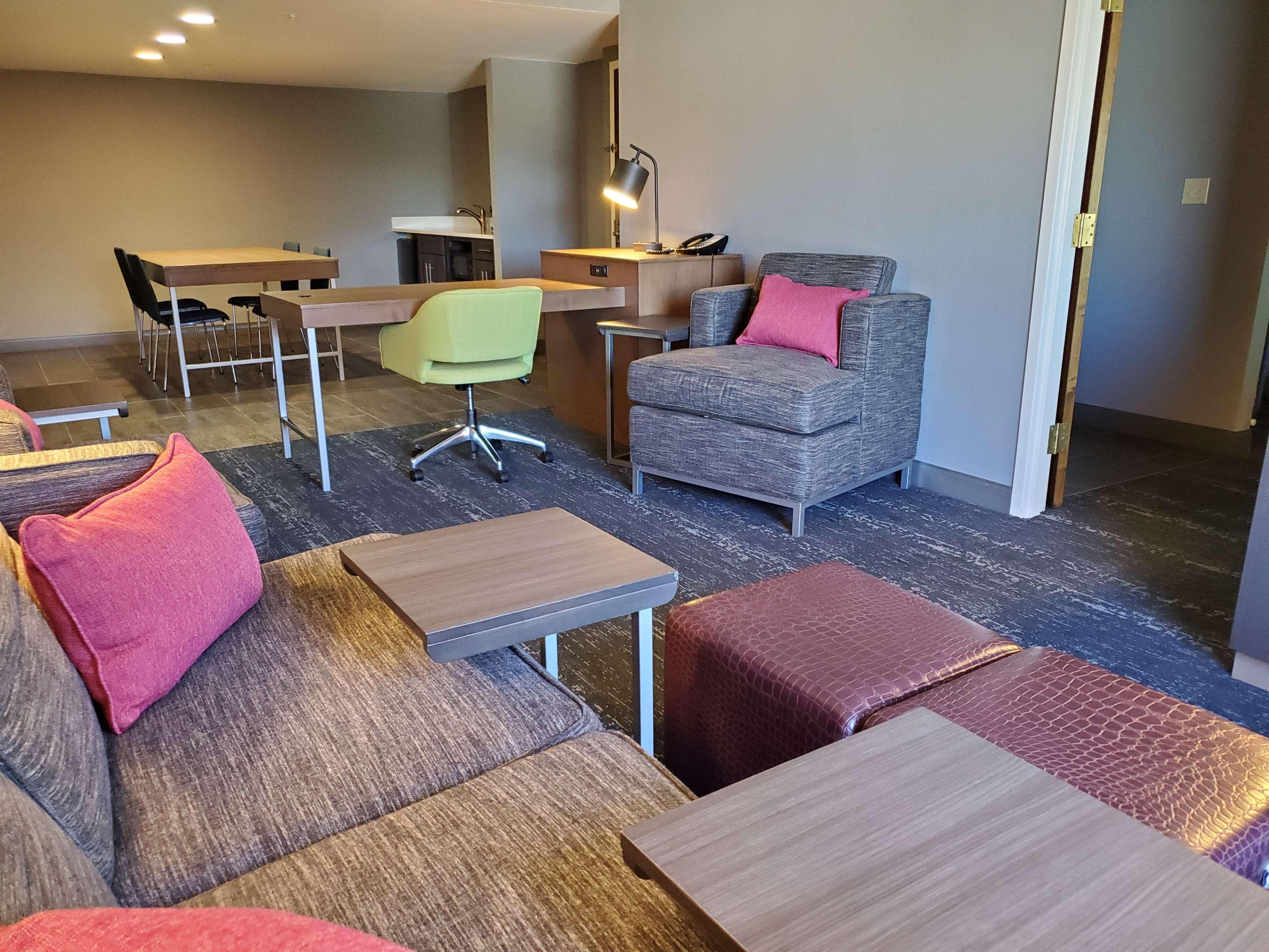 Hampton Inn & Suites Newtown Yardley Buitenkant foto