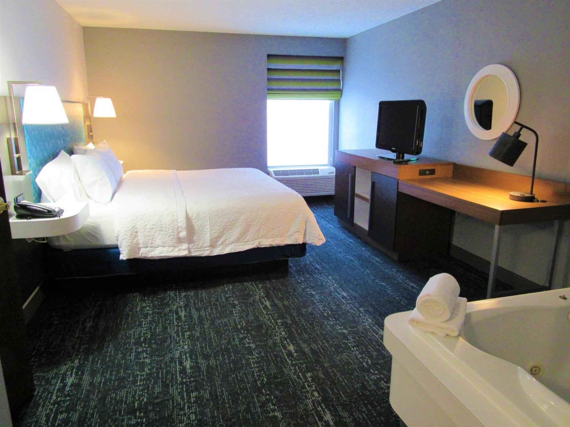 Hampton Inn & Suites Newtown Yardley Buitenkant foto