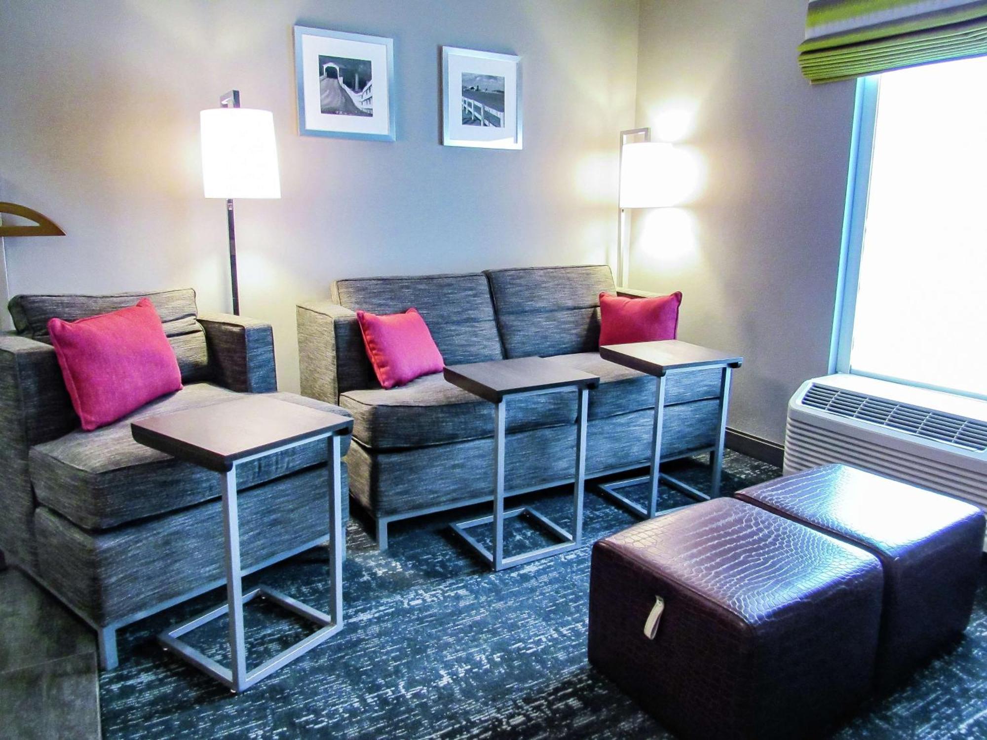 Hampton Inn & Suites Newtown Yardley Buitenkant foto