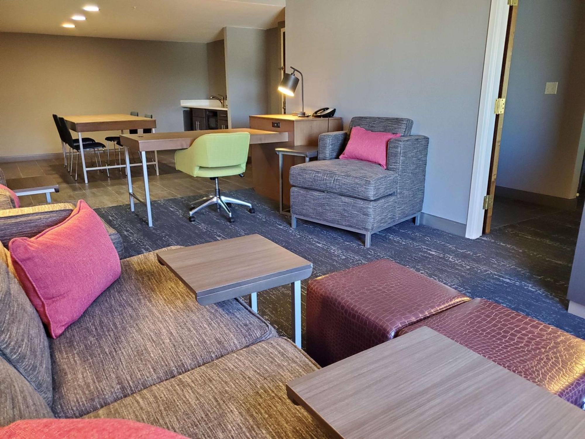 Hampton Inn & Suites Newtown Yardley Buitenkant foto