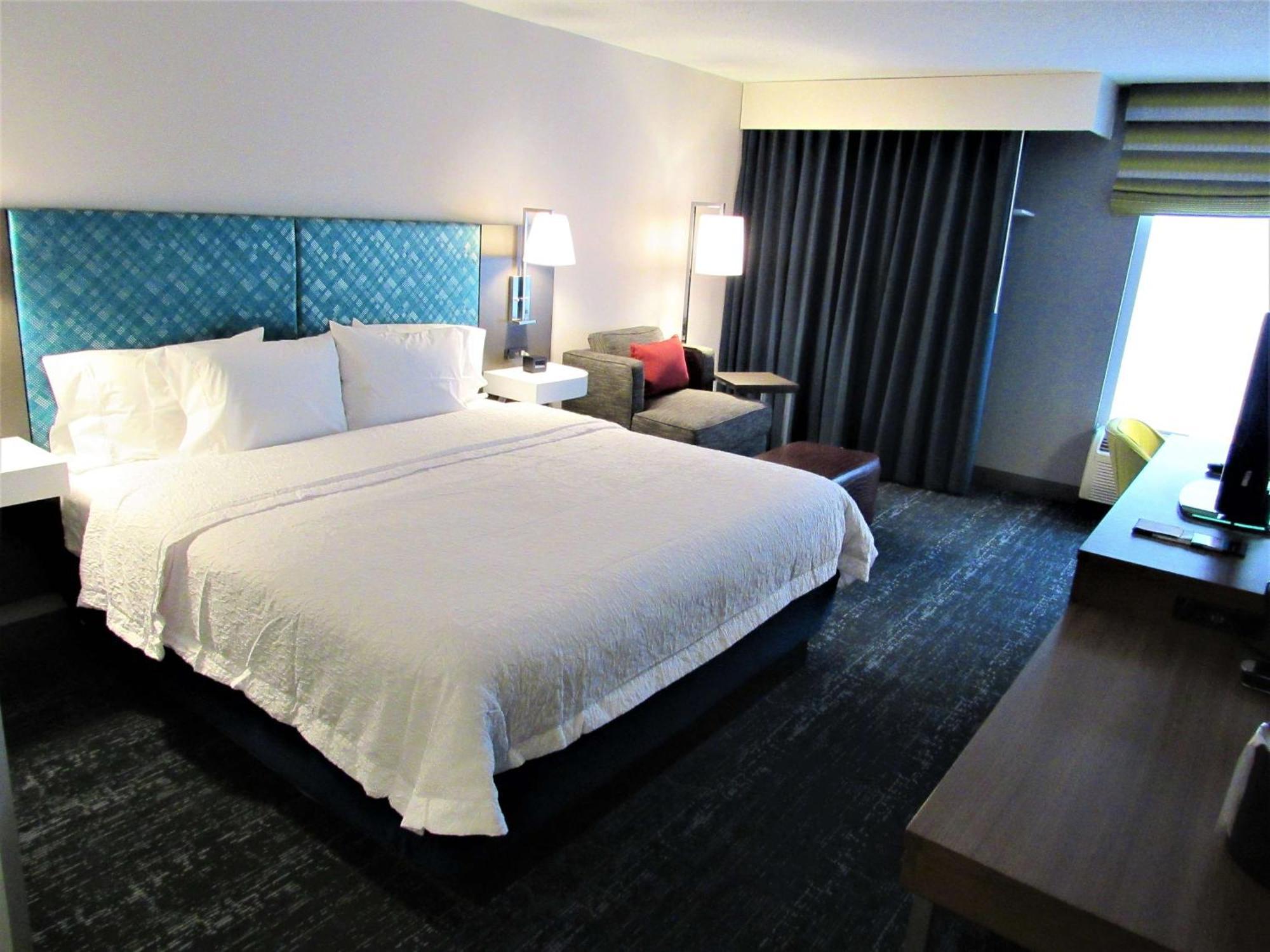 Hampton Inn & Suites Newtown Yardley Buitenkant foto