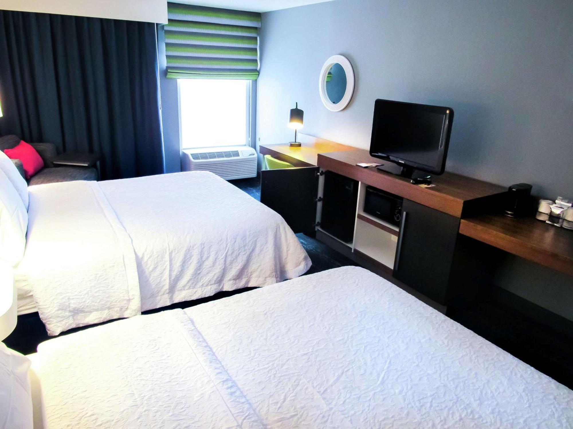 Hampton Inn & Suites Newtown Yardley Buitenkant foto
