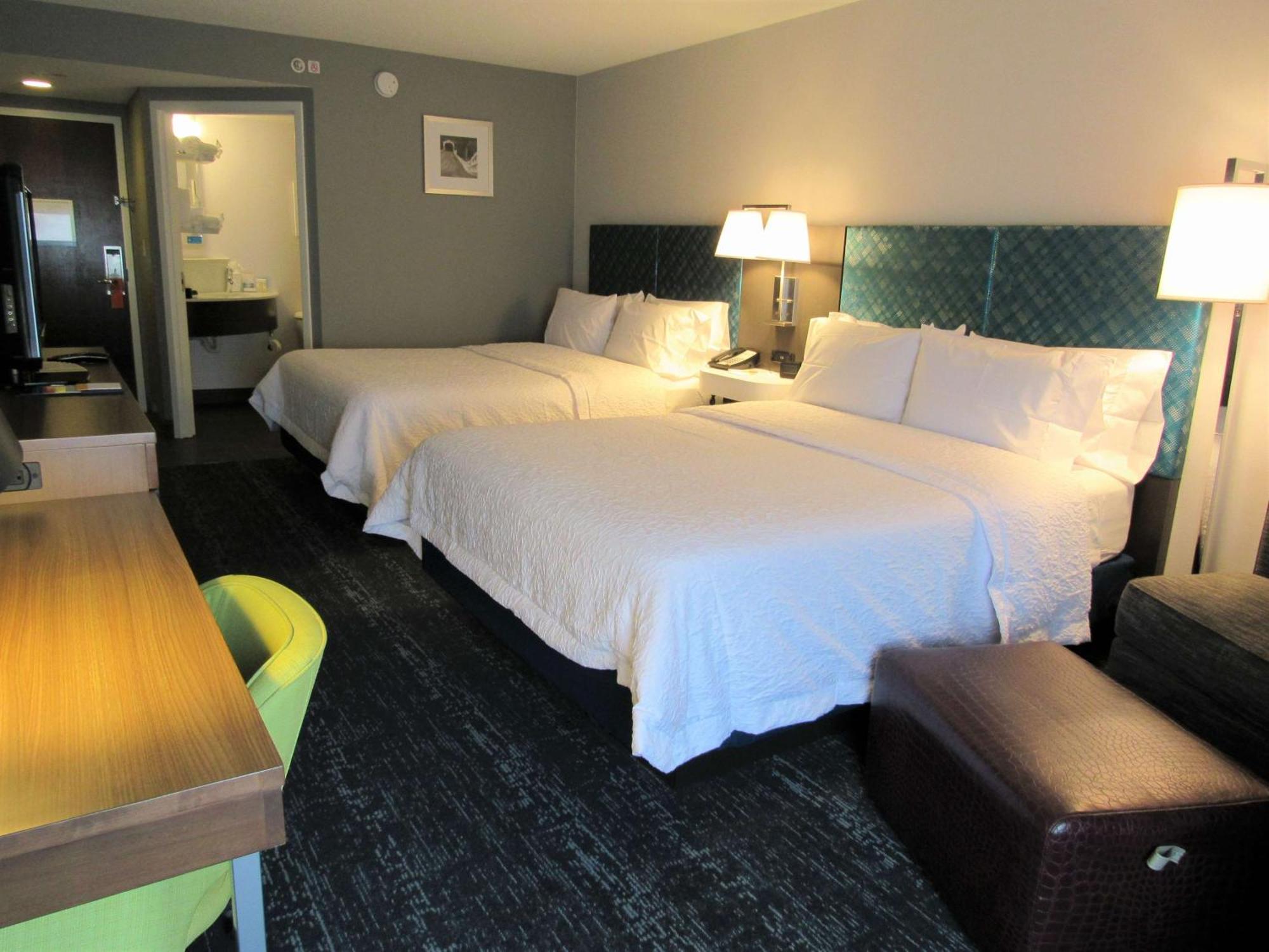 Hampton Inn & Suites Newtown Yardley Buitenkant foto