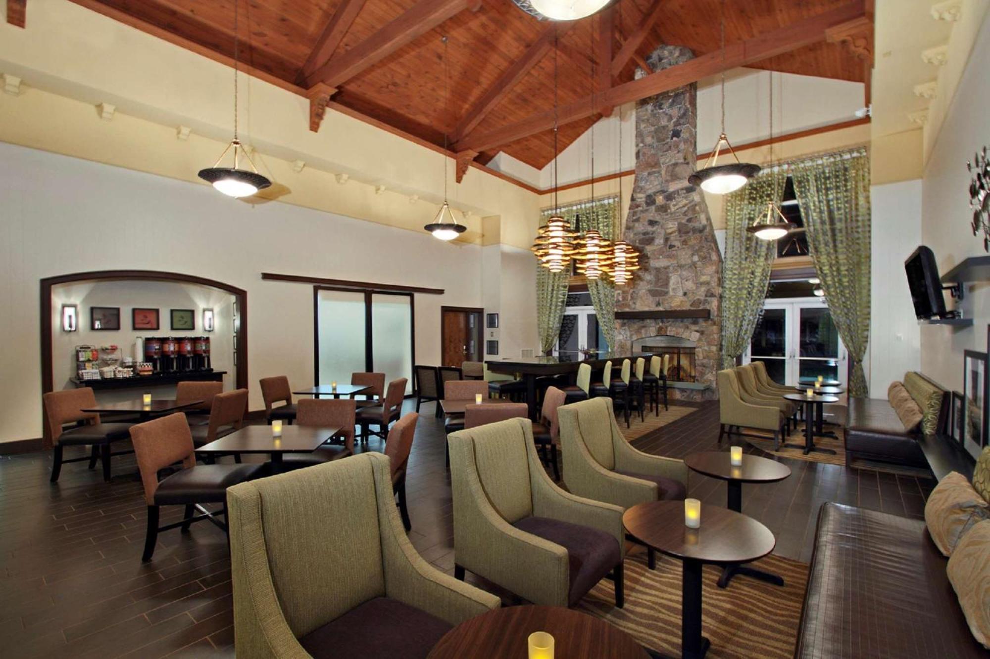 Hampton Inn & Suites Newtown Yardley Buitenkant foto