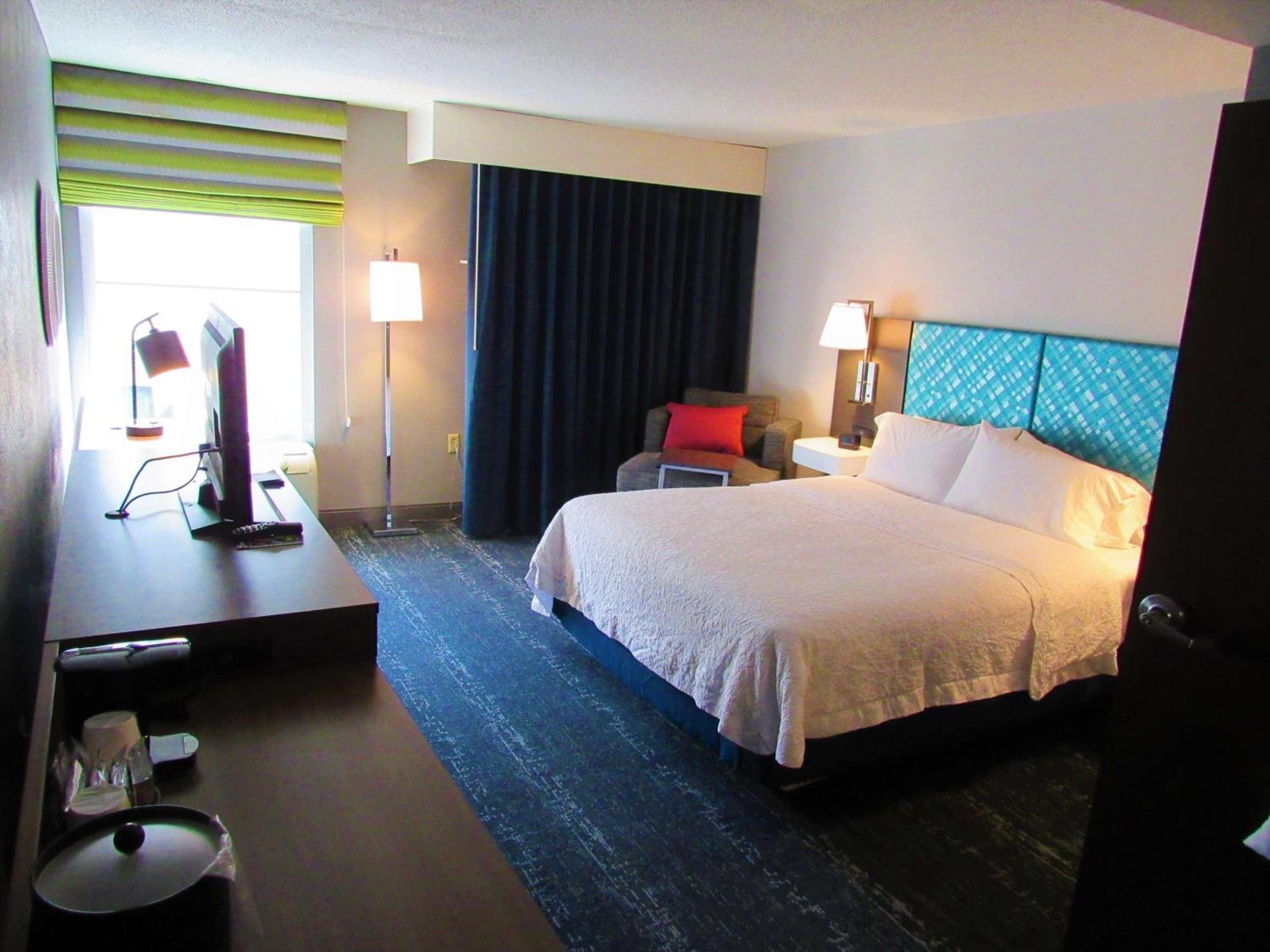 Hampton Inn & Suites Newtown Yardley Buitenkant foto