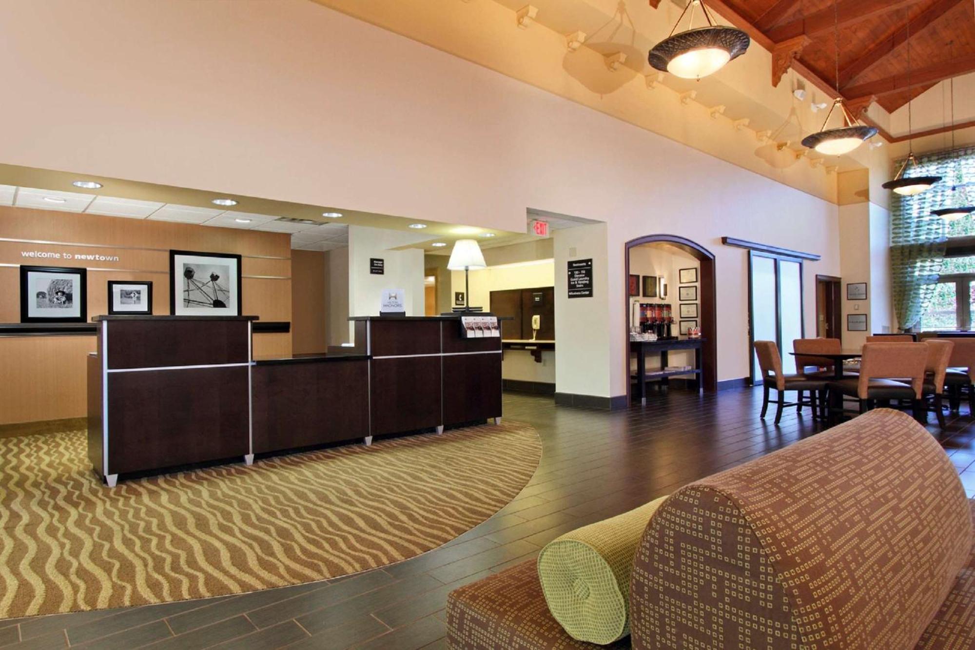 Hampton Inn & Suites Newtown Yardley Buitenkant foto