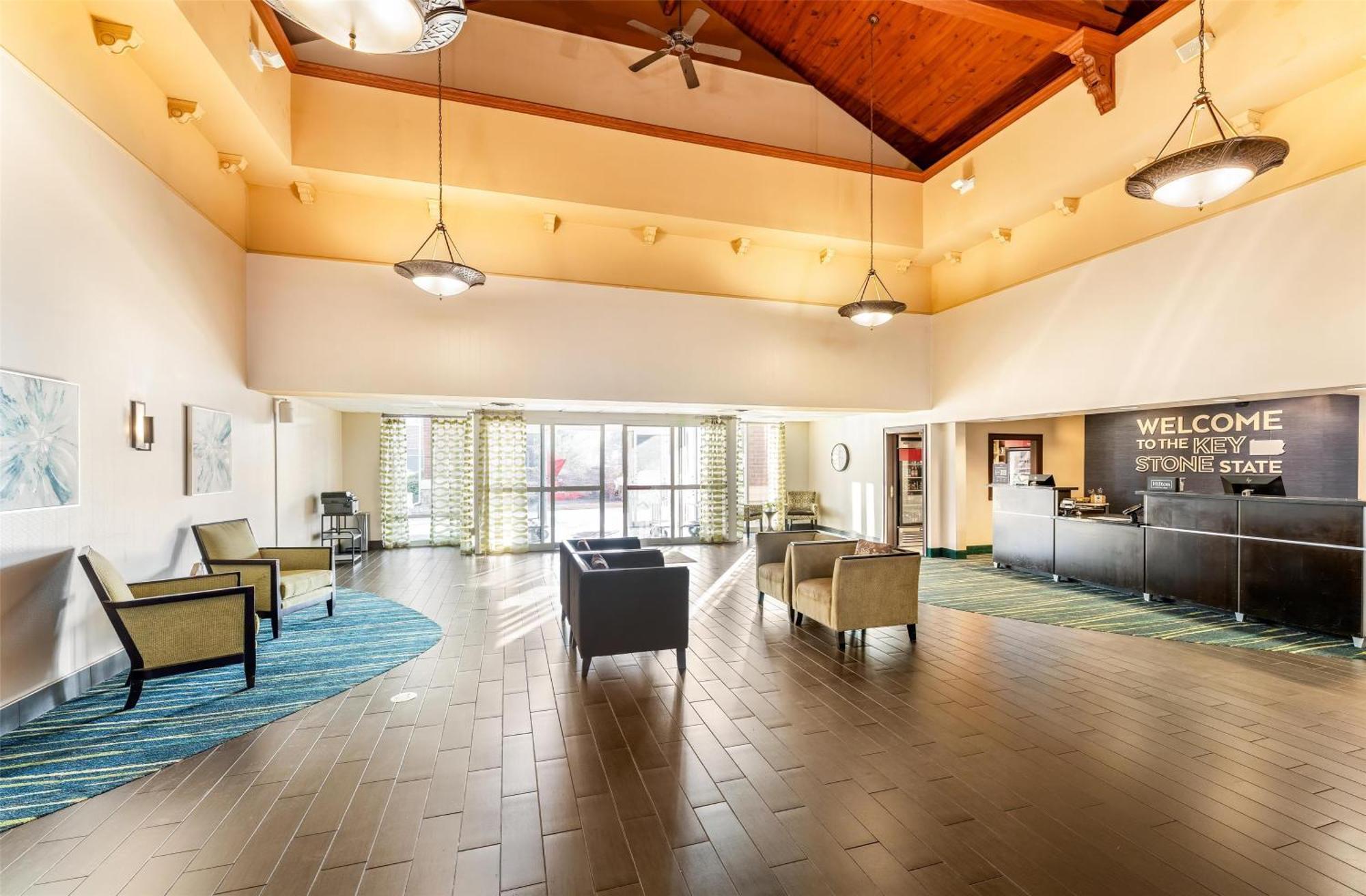 Hampton Inn & Suites Newtown Yardley Buitenkant foto